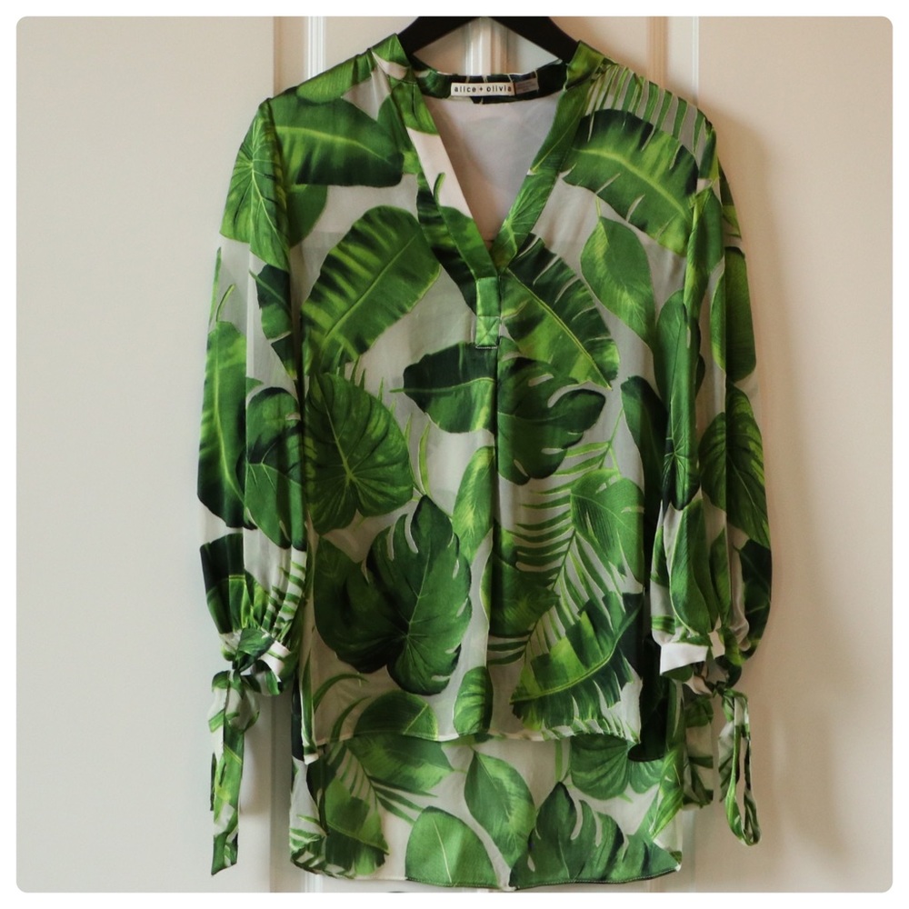 ALICE + OLIVIA Sheila Blouson Sleeve Henley Top - Picture 10 of 13
